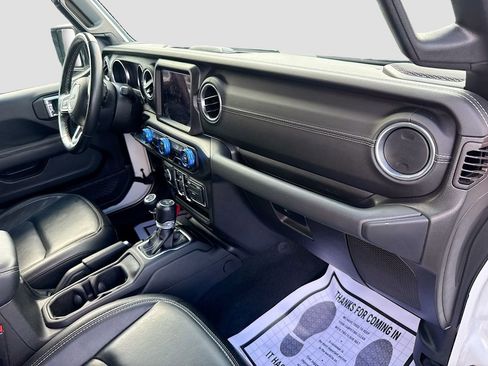 Used 2023 Jeep Wrangler Unlimited Sahara w/ Cold Weather Group AWD/4WD image 34