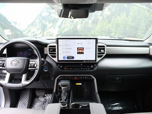 Used 2022 Toyota Tundra Limited image 18