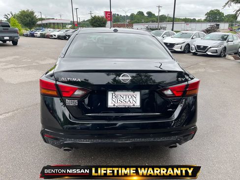 Used 2024 Nissan Altima 2.5 SV w/ SV Premium Package FWD image 7