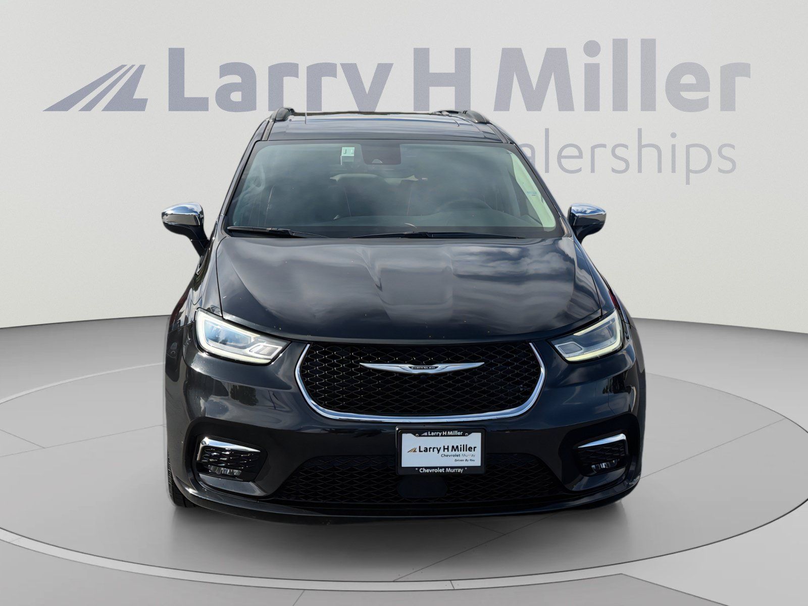 Used 2023 Chrysler Pacifica Limited FWD image 8