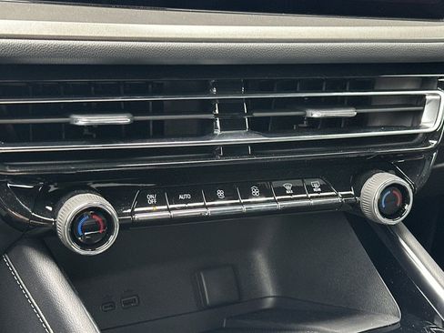 New 2025 Chevrolet Traverse LT w/ Enhanced Driving Package image 25