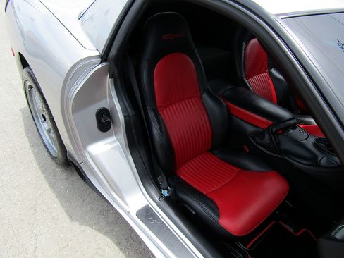 Used 2004 Chevrolet Corvette Z06 RWD image 12