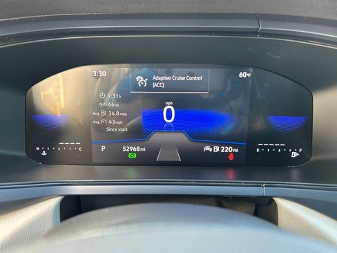 Used 2024 Volkswagen Taos SE image 14