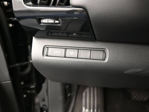 Used 2024 Nissan Pathfinder SV FWD image 34