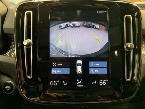 Used 2022 Volvo XC40 T5 R-Design w/ Climate Package image 27