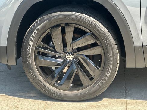 Used 2023 Volkswagen Atlas Cross Sport SE w/ Black Wheel Package FWD image 26