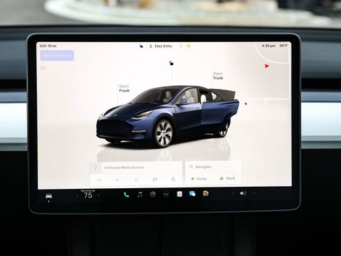 Used 2023 Tesla Model Y Long Range image 35