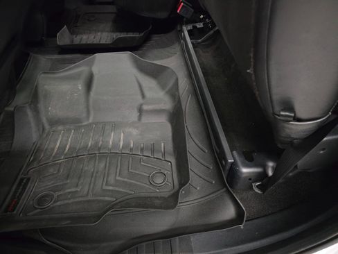 Used 2019 Ford F150 Lariat w/ Equipment Group 502A Luxury AWD/4WD image 37