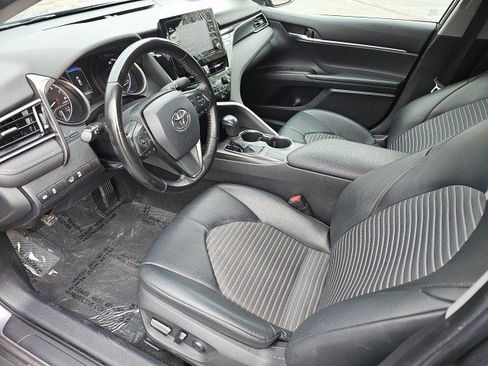 Used 2022 Toyota Camry SE image 19