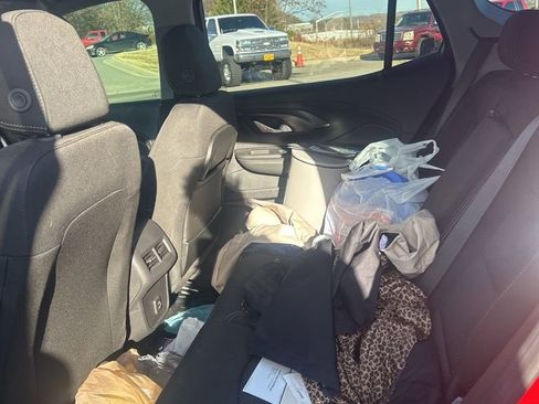 Used 2024 GMC Terrain SLE w/ Driver Convenience Package image 25