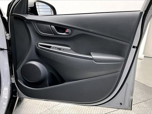 Certified 2023 Hyundai Kona SE w/ Cargo Package image 18