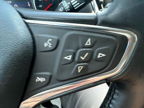 Used 2020 Chevrolet Equinox LT w/ Driver Convenience Package image 19