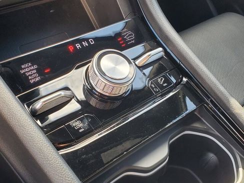 Used 2025 Jeep Grand Cherokee Overland w/ Adv Protech Group III image 29