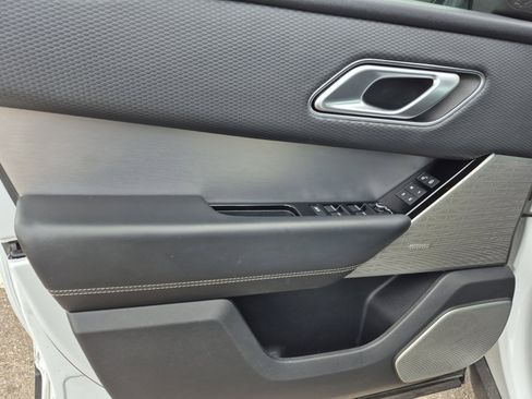 Used 2019 Land Rover Range Rover Velar R-Dynamic SE AWD/4WD image 14