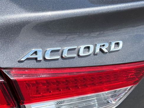Used 2018 Honda Accord LX image 13