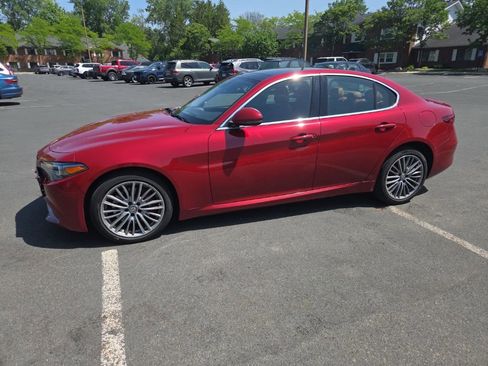 Used 2018 Alfa Romeo Giulia Ti w/ Quick Order Package 22X Lusso AWD/4WD image 3