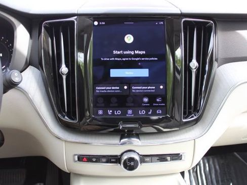 Certified 2023 Volvo XC60 B5 Plus AWD/4WD image 35
