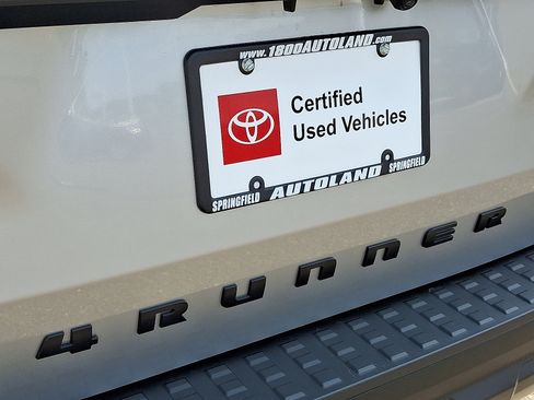Used 2025 Toyota 4Runner SR5 AWD/4WD image 30