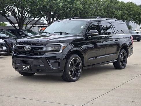 Used 2022 Ford Expedition Max Limited AWD/4WD image 2