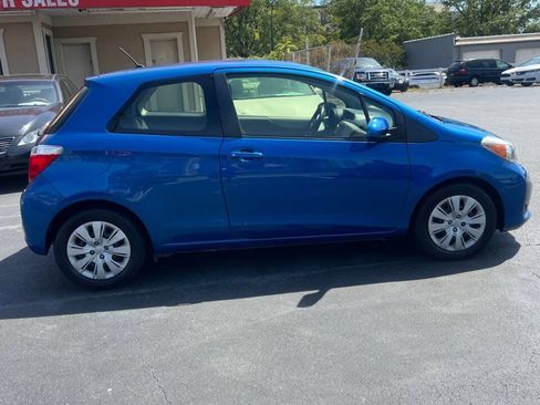 Used 2012 Toyota Yaris LE FWD image 8