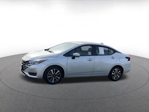 Used 2025 Nissan Versa SV FWD image 8
