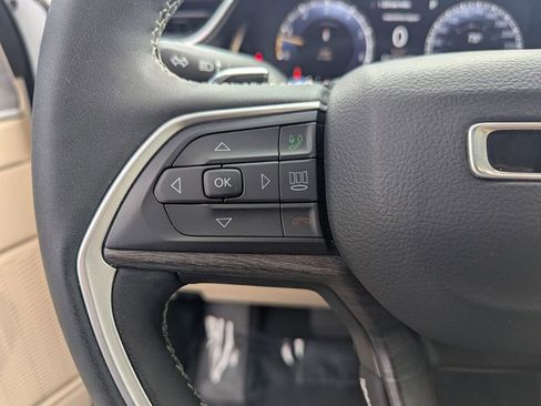 Used 2024 Jeep Grand Cherokee Limited image 26