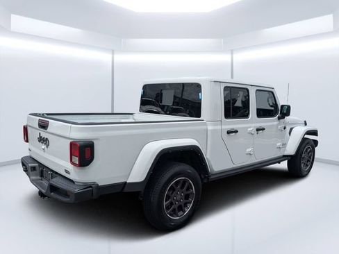 Used 2023 Jeep Gladiator Overland w/ Popular Equipment Package AWD/4WD image 3