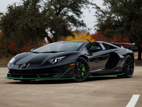 Used 2021 Lamborghini Aventador SVJ image 7