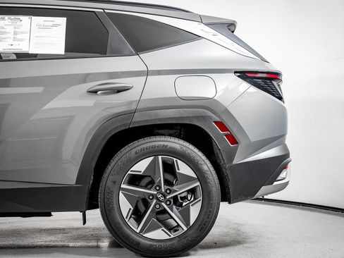 Certified 2025 Hyundai Tucson SEL FWD image 17