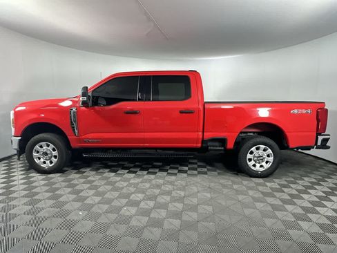 Used 2024 Ford F250 XLT AWD/4WD image 9