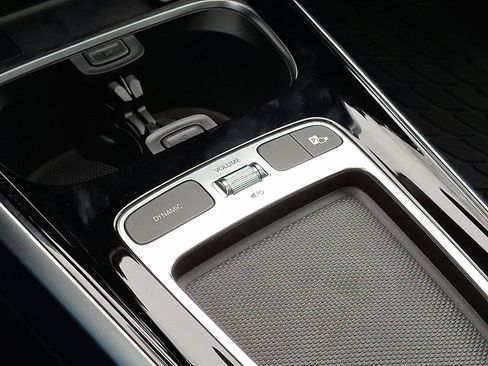 New 2026 Mercedes-Benz GLB 250 4MATIC image 14