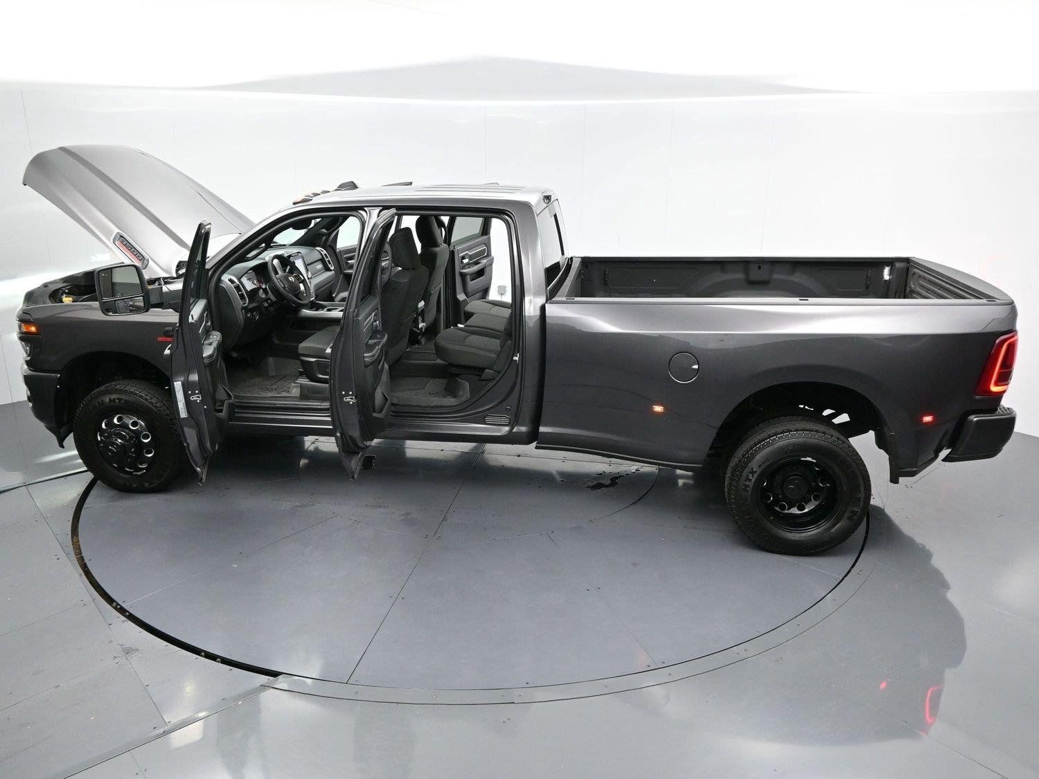 Used 2026 RAM 3500 Big Horn AWD/4WD image 38