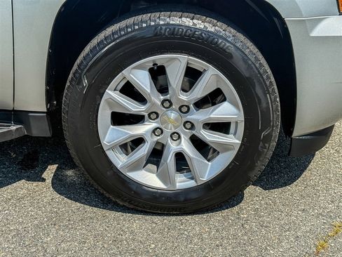 Used 2010 Chevrolet Avalanche LT w/ Luxury Package RWD image 27