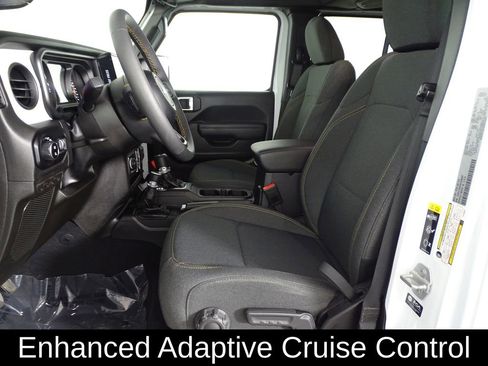 Used 2025 Jeep Gladiator Sport image 10