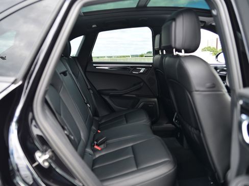 Used 2026 Porsche Macan AWD/4WD image 25