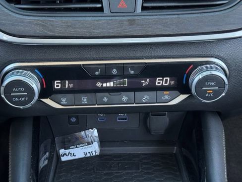 Used 2024 Nissan Altima 2.5 SL FWD image 18