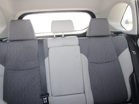 Certified 2022 Toyota RAV4 XLE w/ Convenience Package FWD image 23