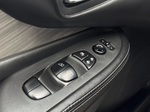 Used 2017 Nissan Murano SV w/ Premium Package image 25