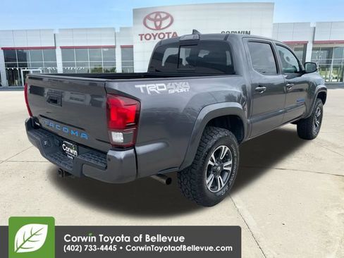 Used 2019 Toyota Tacoma TRD Sport w/ Technology Package AWD/4WD image 5
