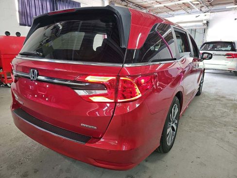 Used 2024 Honda Odyssey Touring image 3
