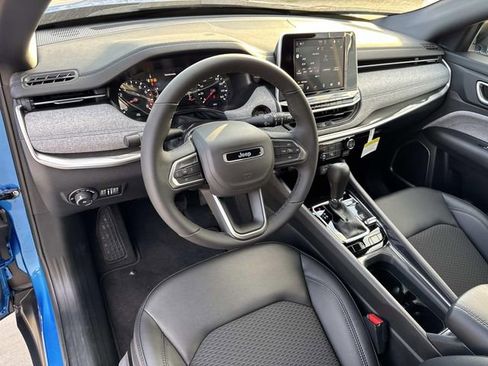 New 2026 Jeep Compass Latitude image 11