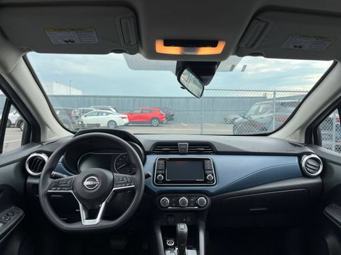 Used 2025 Nissan Versa SV FWD image 27
