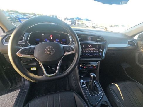 Used 2023 Volkswagen Tiguan SE image 26