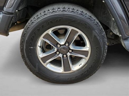 Used 2022 Jeep Wrangler Unlimited Sahara w/ Safety Group AWD/4WD image 26