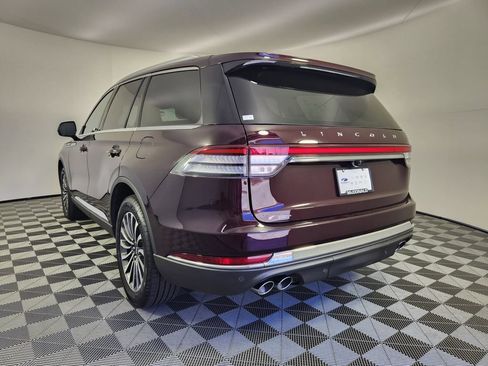 Used 2023 Lincoln Aviator AWD w/ Premium Package image 3