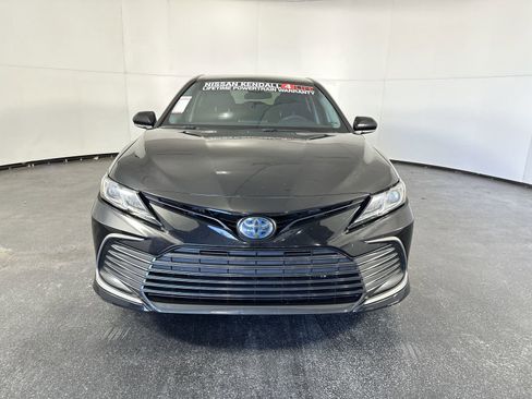 Used 2022 Toyota Camry LE image 3