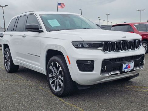 Used 2023 Jeep Grand Cherokee Overland w/ Luxury Tech Group IV AWD/4WD image 1