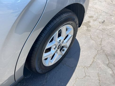 Used 2025 Kia Soul LX w/ LX Technology Package FWD image 29
