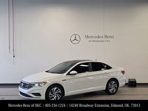Used 2021 Volkswagen Jetta SEL FWD image 1