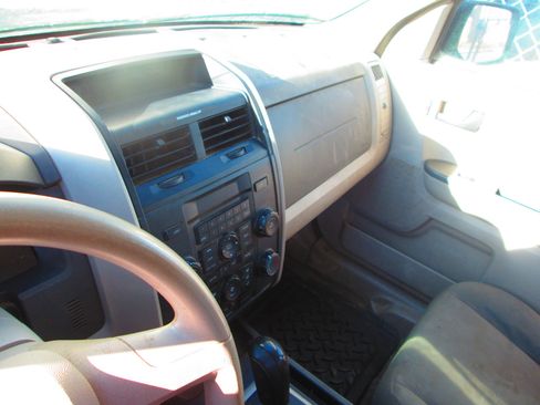 Used 2009 Ford Escape XLS image 11